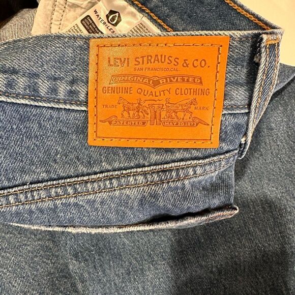 Levi’s Premium Wedgie Distressed Straight Leg Jeans. Size 28 EUC - Picture 6 of 9